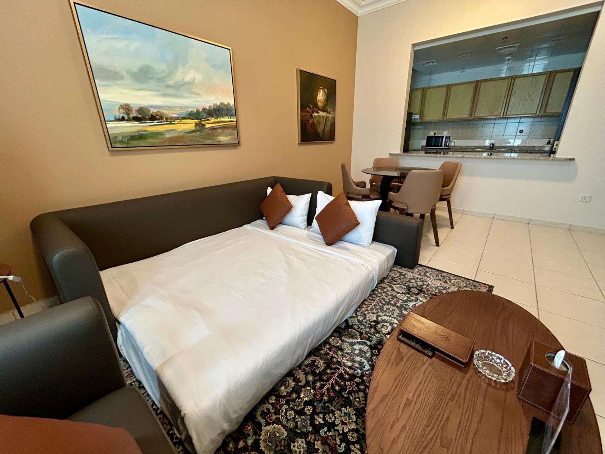 อัล นาคีล โฮเต็ล อพาร์ตเมนต์ บาย มูรูญ กลอเรีย Aparthotel อาบูดาบี ภายนอก รูปภาพ